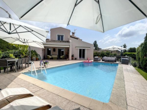 VILLA - PISCINE - STANDING- VUE MER-GOLFE JUAN